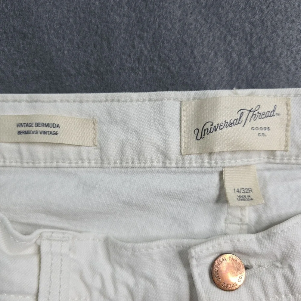 Universal Thread Women's Vintage Bermuda Jean Shorts Size 14 White EUC raw Hem - Picture 5 of 11